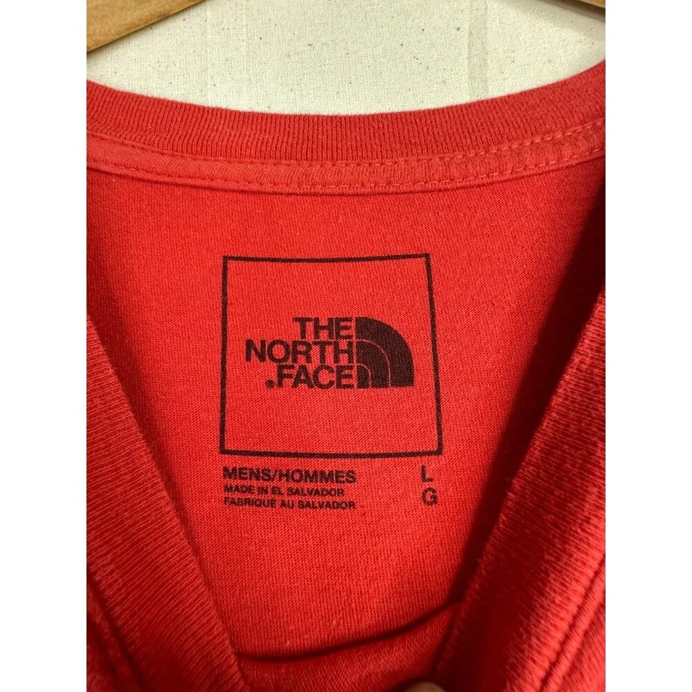The North Face Mens Short Sleeve Shirt size Large‎ Red